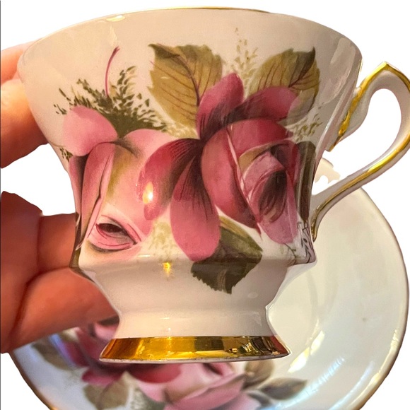 Vintage Royal Windsor Tea cup and saucer pink roses flower floral set bone china - Picture 6 of 8